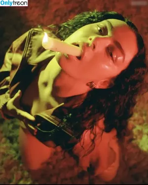 Charli XCX / charli_xcx / charlignarly nude photo #1412