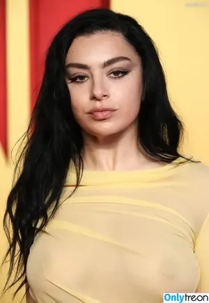 Charli XCX / charli_xcx / charlignarly nude photo #1451