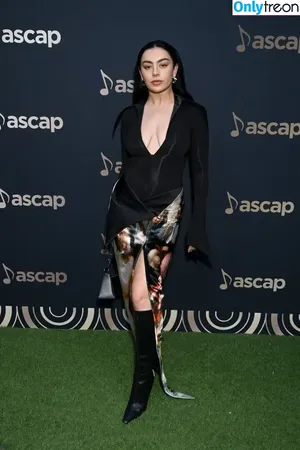 Charli XCX / charli_xcx / charlignarly nude photo #1494