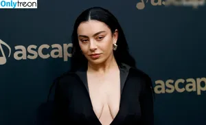Charli XCX / charli_xcx / charlignarly nude photo #1498