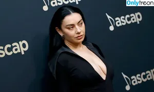 Charli XCX / charli_xcx / charlignarly nude photo #1500
