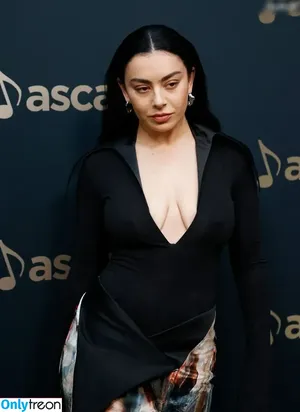 Charli XCX / charli_xcx / charlignarly nude photo #1502