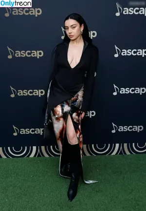 Charli XCX / charli_xcx / charlignarly nude photo #1503