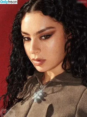 Charli XCX / charli_xcx / charlignarly nude photo #1509
