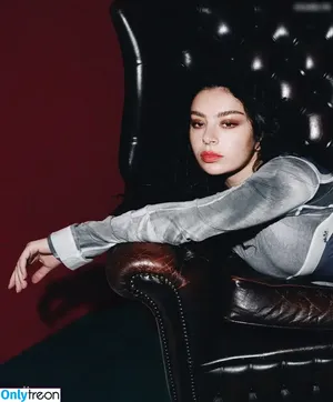 Charli XCX / charli_xcx / charlignarly nude photo #1597