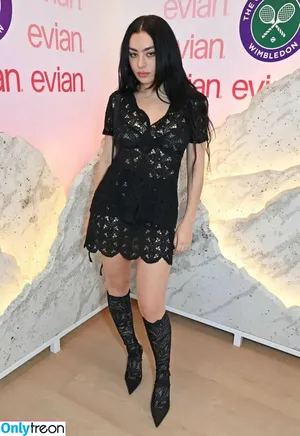 Charli XCX / charli_xcx / charlignarly nude photo #1648