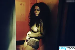Charli XCX / charli_xcx / charlignarly nude photo #1667