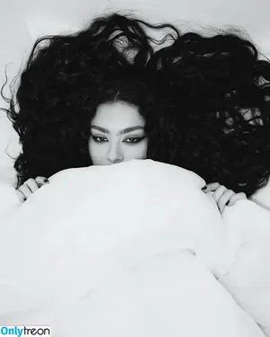 Charli XCX / charli_xcx / charlignarly nude photo #1719