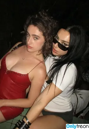 Charli XCX / charli_xcx / charlignarly nude photo #1788