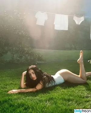 Charli XCX / charli_xcx / charlignarly nude photo #1792