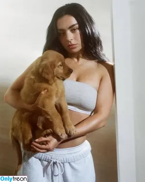 Charli XCX / charli_xcx / charlignarly nude photo #1802
