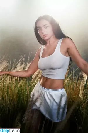 Charli XCX / charli_xcx / charlignarly nude photo #1808