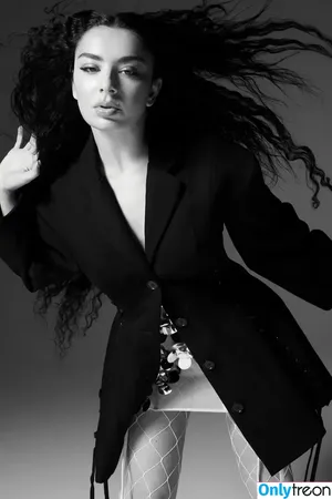Charli XCX / charli_xcx / charlignarly nude photo #1849