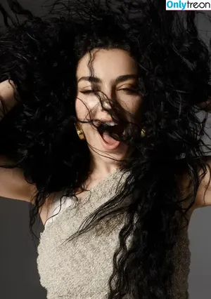 Charli XCX / charli_xcx / charlignarly nude photo #1852