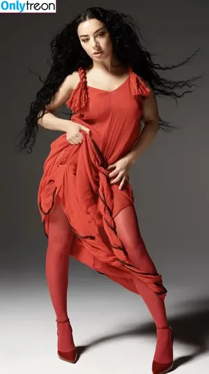 Charli XCX / charli_xcx / charlignarly nude photo #1853
