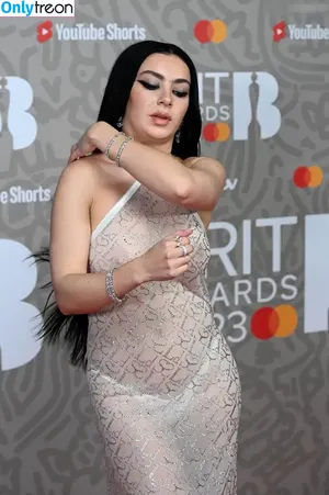 Charli XCX / charli_xcx / charlignarly nude photo #1856
