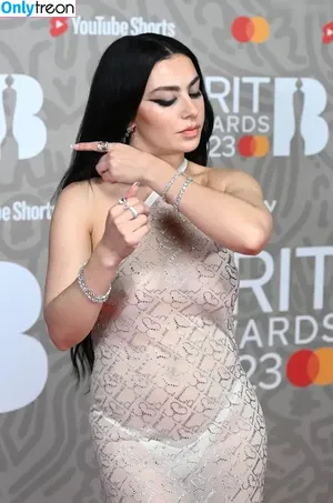 Charli XCX / charli_xcx / charlignarly nude photo #1857