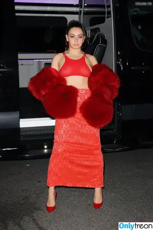 Charli XCX / charli_xcx / charlignarly nude photo #1865
