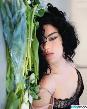 Charli XCX / charli_xcx / charlignarly nude photo #1870