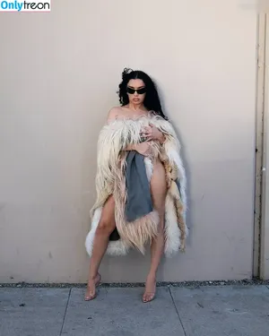 Charli XCX / charli_xcx / charlignarly nude photo #1872
