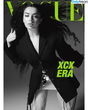 Charli XCX / charli_xcx / charlignarly nude photo #1878