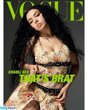 Charli XCX / charli_xcx / charlignarly nude photo #1883
