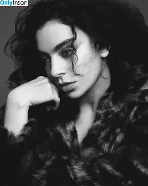 Charli XCX / charli_xcx / charlignarly nude photo #1891