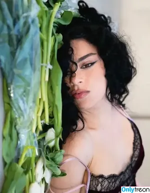 Charli XCX / charli_xcx / charlignarly nude photo #1892