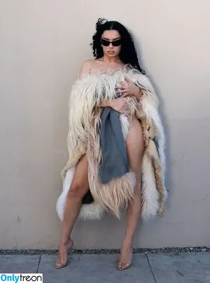Charli XCX / charli_xcx / charlignarly nude photo #1897