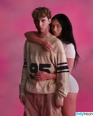 Charli XCX / charli_xcx / charlignarly nude photo #1924