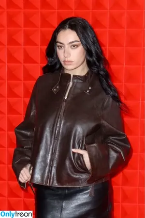 Charli XCX / charli_xcx / charlignarly nude photo #1932