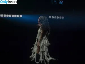 Charli XCX / charli_xcx / charlignarly nude photo #1936