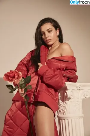 Charli XCX / charli_xcx / charlignarly nude photo #1960