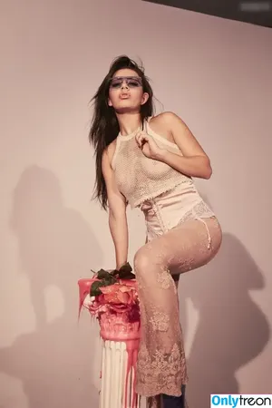 Charli XCX / charli_xcx / charlignarly nude photo #1964