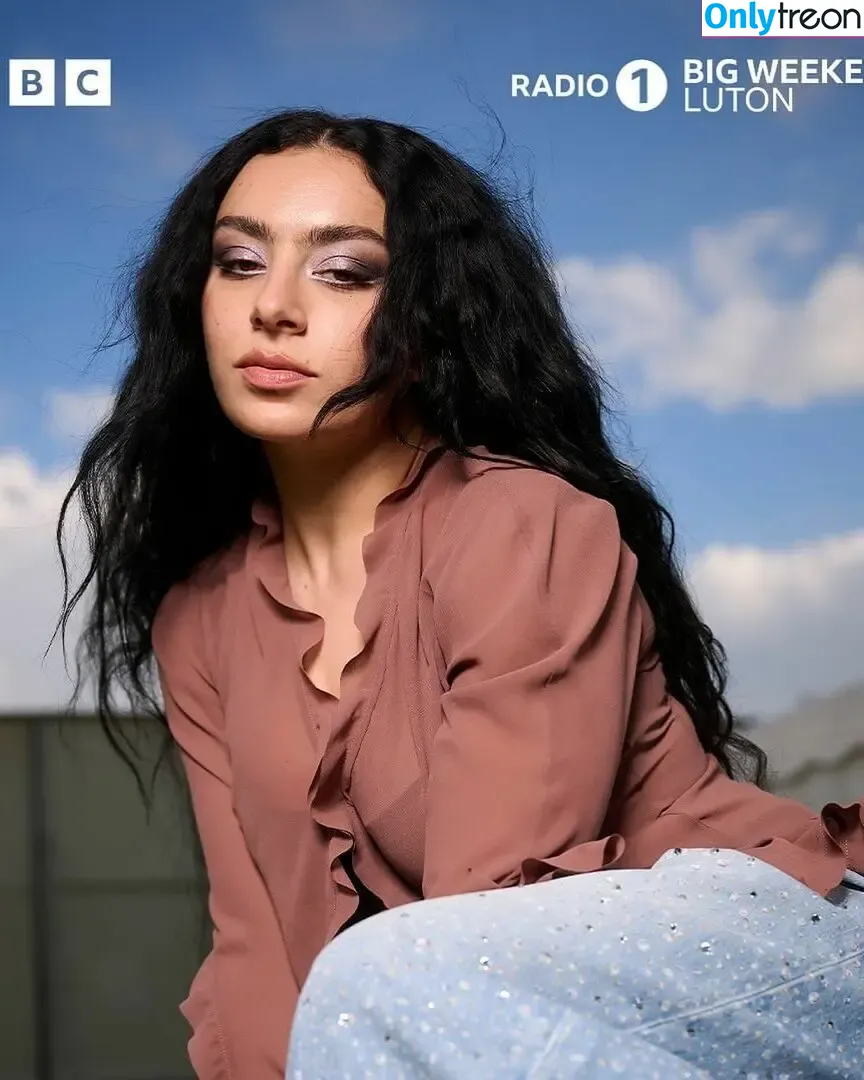 Charli XCX nude photo #1327 (charli_xcx / charlignarly)