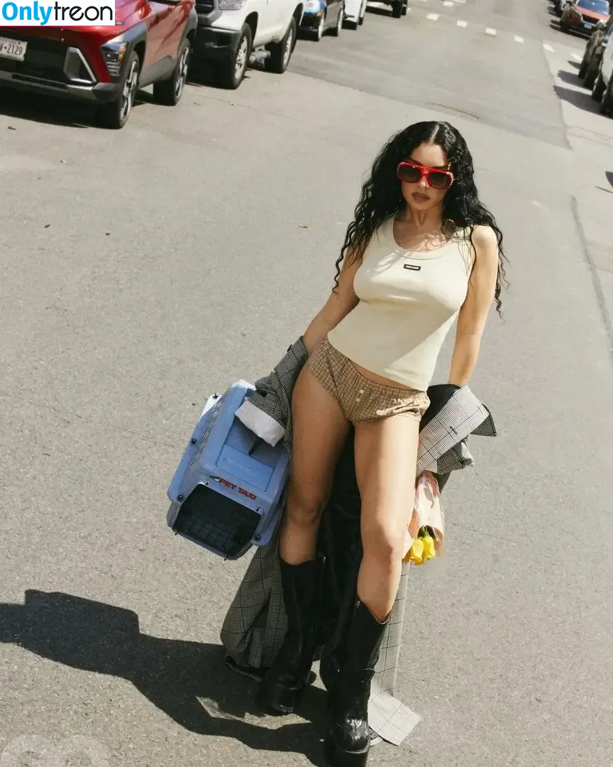 Charli XCX nude photo #1346 (charli_xcx / charlignarly)