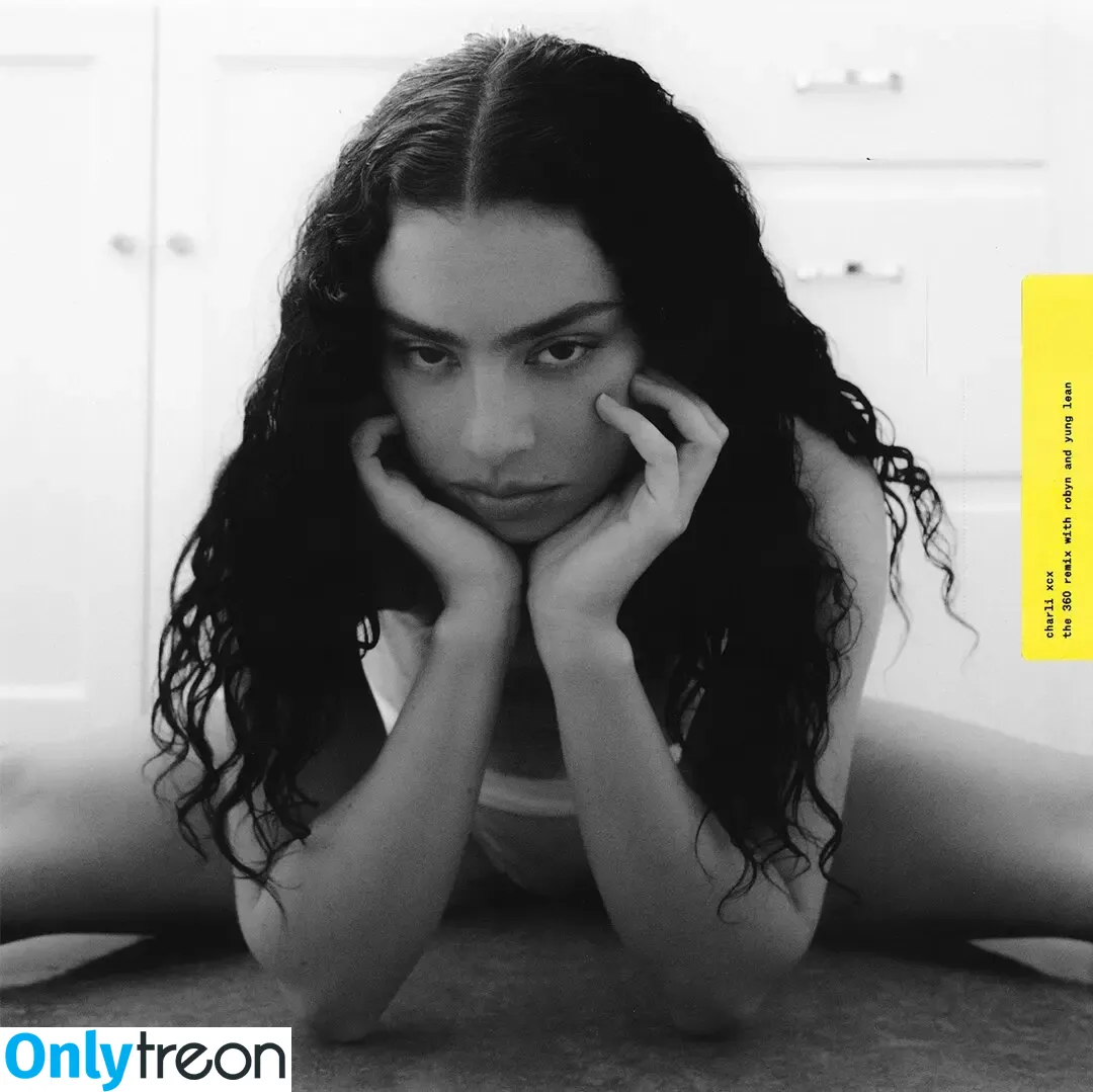 Charli XCX nude photo #1350 (charli_xcx / charlignarly)