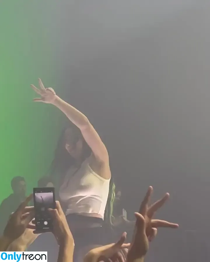 Charli XCX nude photo #1384 (charli_xcx / charlignarly)