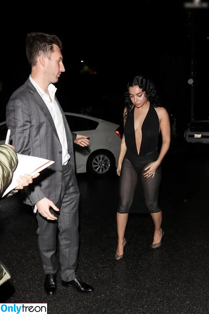 Charli XCX nude photo #1436 (charli_xcx / charlignarly)