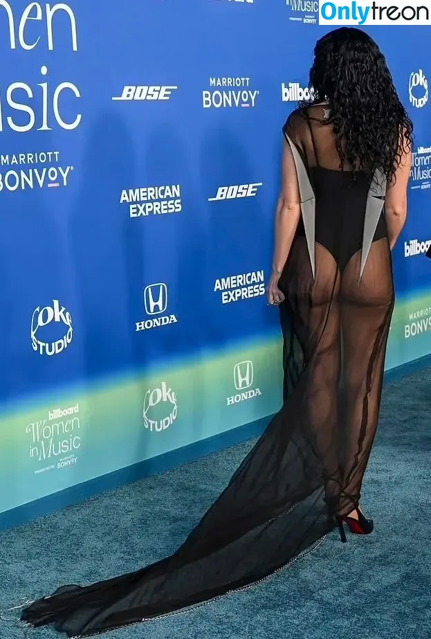 Charli XCX nude photo #1442 (charli_xcx / charlignarly)