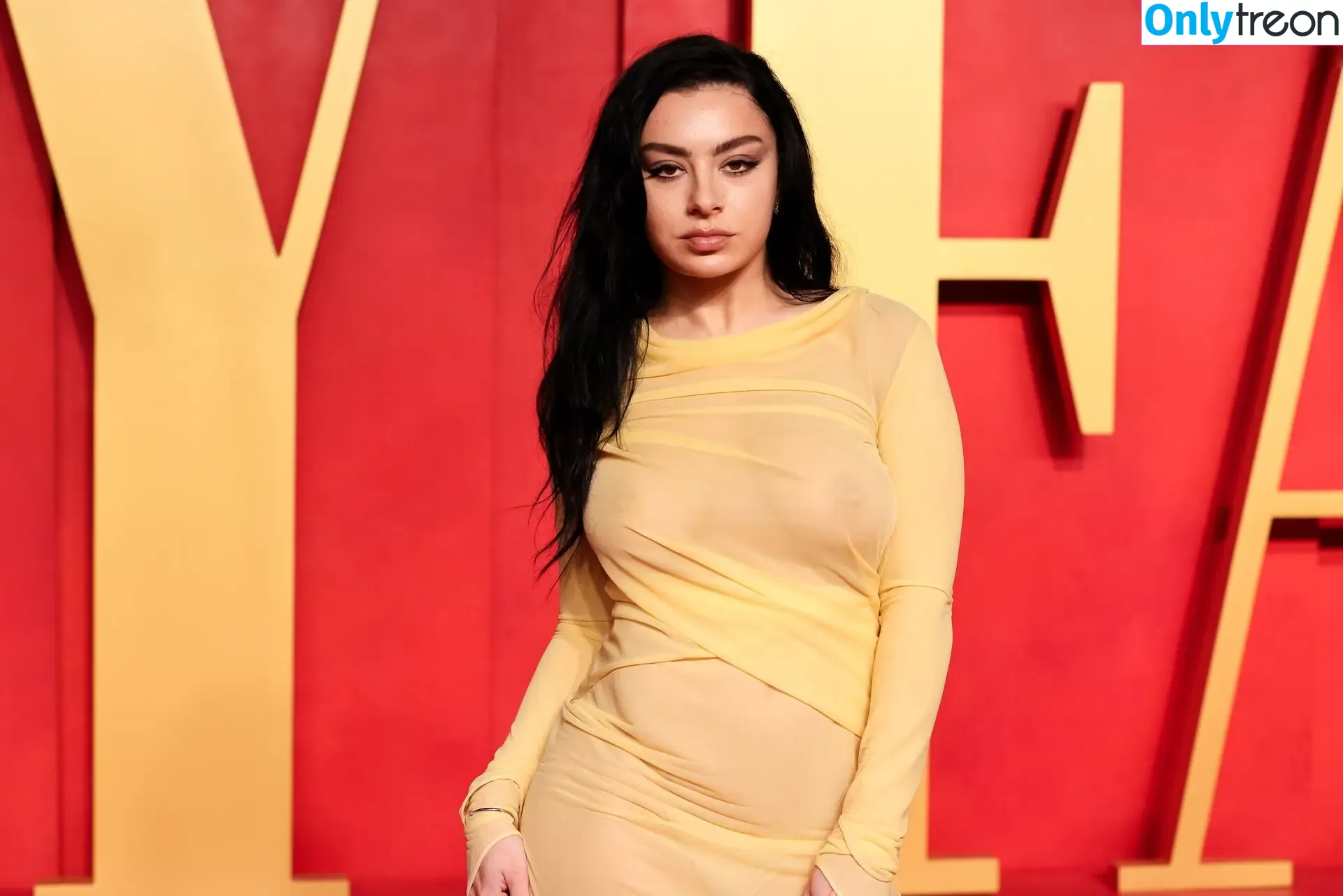 Charli XCX nude photo #1450 (charli_xcx / charlignarly)