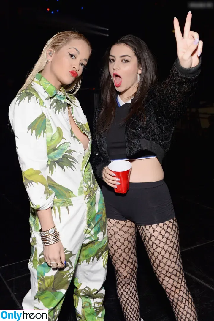 Charli XCX nude photo #1542 (charli_xcx / charlignarly)