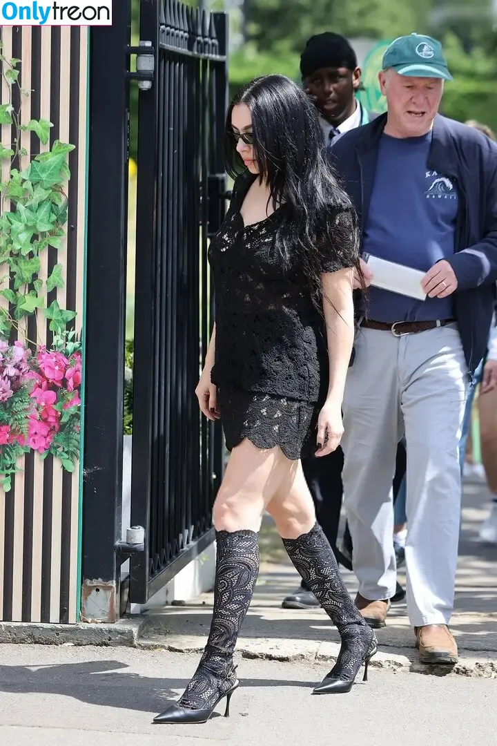Charli XCX nude photo #1694 (charli_xcx / charlignarly)