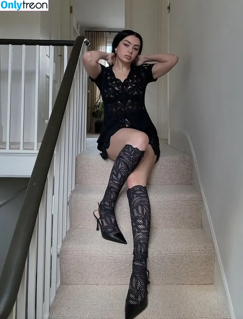 Charli XCX nude photo #1700 (charli_xcx / charlignarly)