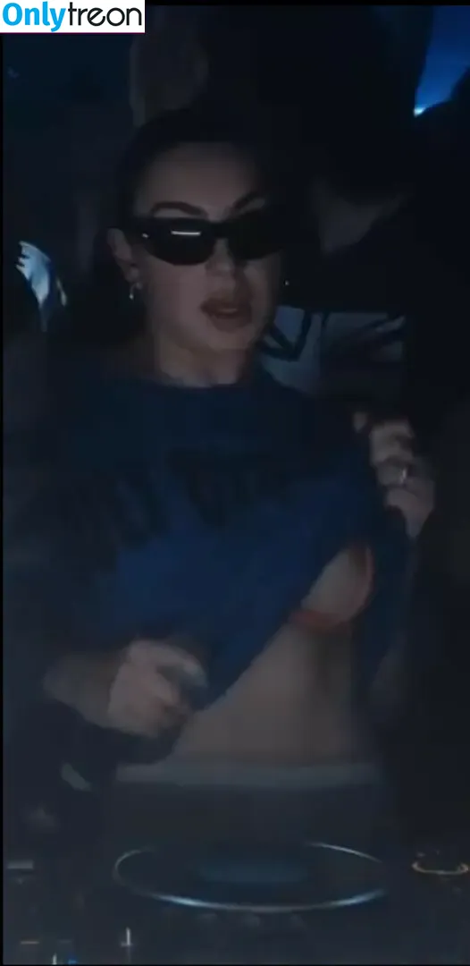 Charli XCX nude photo #1723 (charli_xcx / charlignarly)