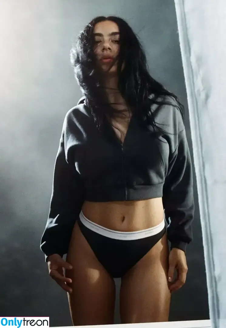 Charli XCX nude photo #1819 (charli_xcx / charlignarly)