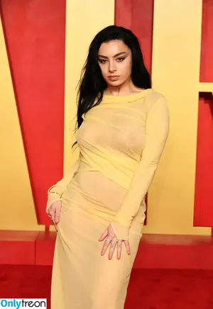 Charli XCX / charli_xcx / charlignarly nude photo #2023