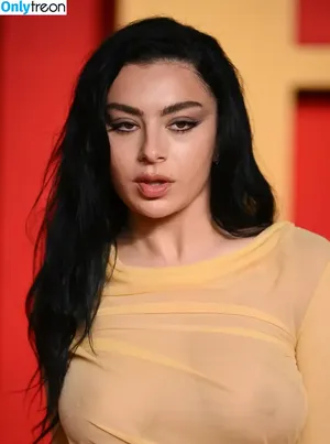Charli XCX / charli_xcx / charlignarly nude photo #2025