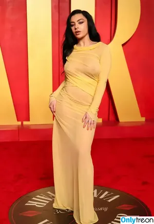 Charli XCX / charli_xcx / charlignarly nude photo #2033