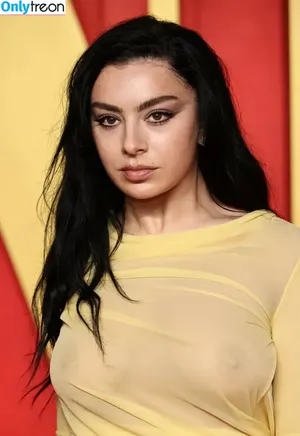Charli XCX / charli_xcx / charlignarly nude photo #2035
